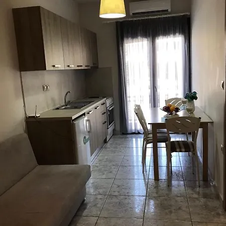 Kostas-apartment Daire *